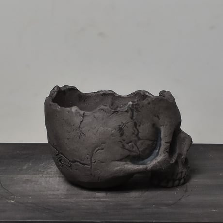 Matasuke Tatsumi（TEATOYA'S GALLERY）【Skull pot Black】type B