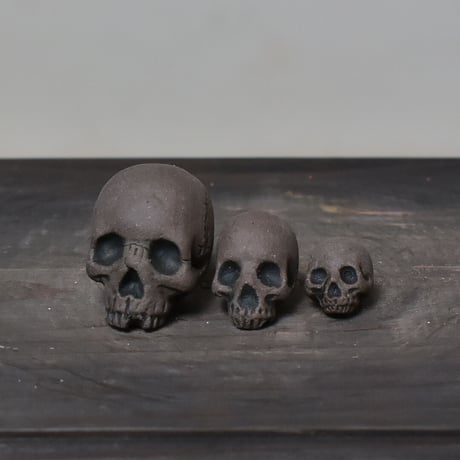 Matasuke Tatsumi（TEATOYA'S GALLERY）【Skull pebble set Black】type A