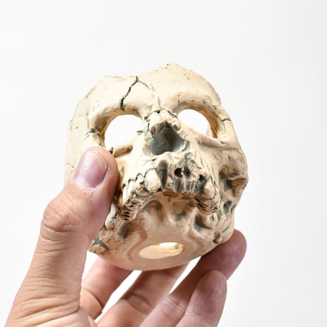 Matasuke Tatsumi（TEATOYA'S GALLERY）【Skull hole pot White】B