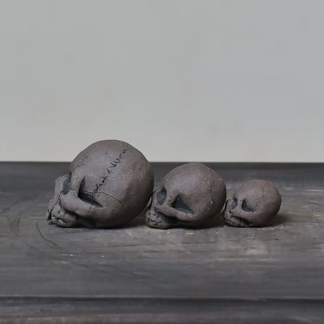 Matasuke Tatsumi（TEATOYA'S GALLERY）【Skull pebble set Black】type B
