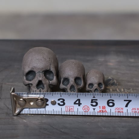 Matasuke Tatsumi（TEATOYA'S GALLERY）【Skull pebble set Black】type B