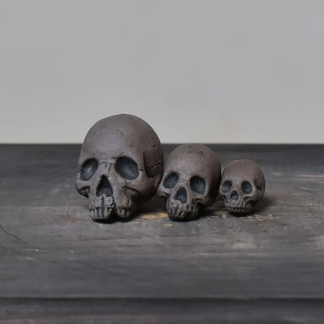 Matasuke Tatsumi（TEATOYA'S GALLERY）【Skull pebble set Black】type D