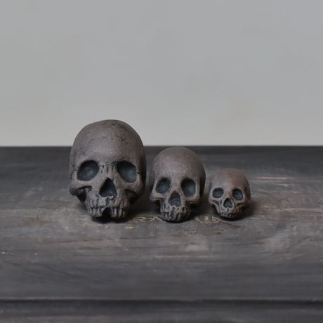 Matasuke Tatsumi（TEATOYA'S GALLERY）【Skull pebble set Black】type C