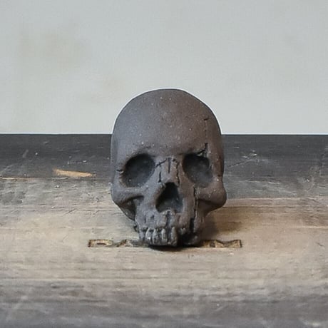 Matasuke Tatsumi（TEATOYA'S GALLERY）【Skull pebble TAG Black】RFMT23007