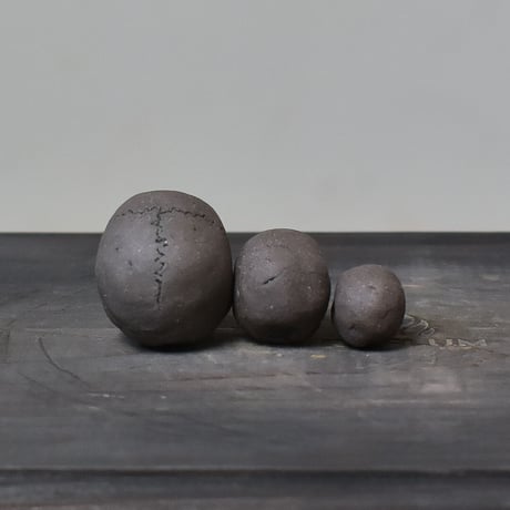 Matasuke Tatsumi（TEATOYA'S GALLERY）【Skull pebble set Black】type B