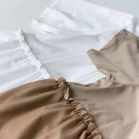 裾フリルチュールシャツ