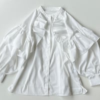 フリルブラウス