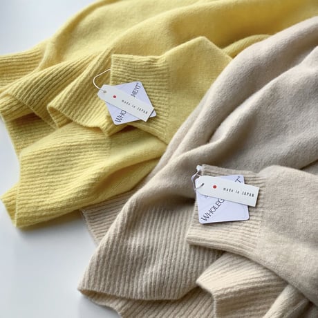 カシミヤVネックニット
