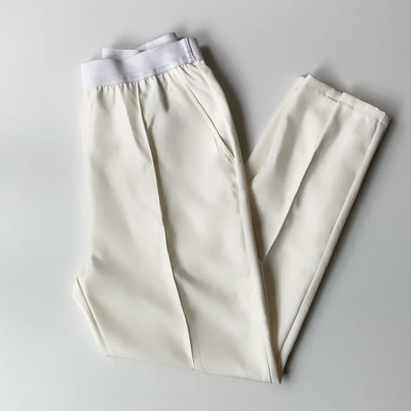 裾スリットパンツ