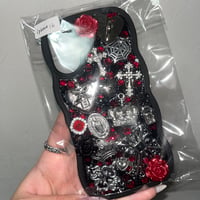 【iPhone16】GOTHPUNK赤黒スマホケース