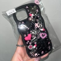 【iPhone15】ー愛ー 赤黒スマホケース