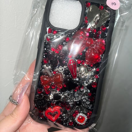 【iPhone15.16.17】GOTHPUNK赤黒スマホケース