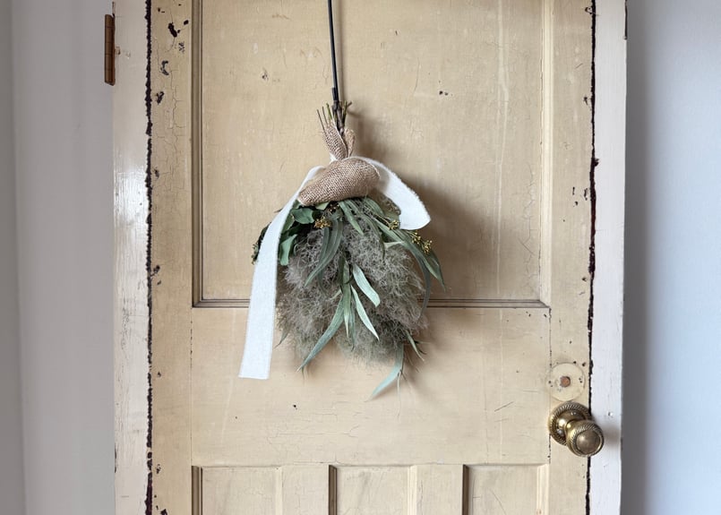 スモークツリーとユーカリのスワッグ | Soel FLOWER オンライン