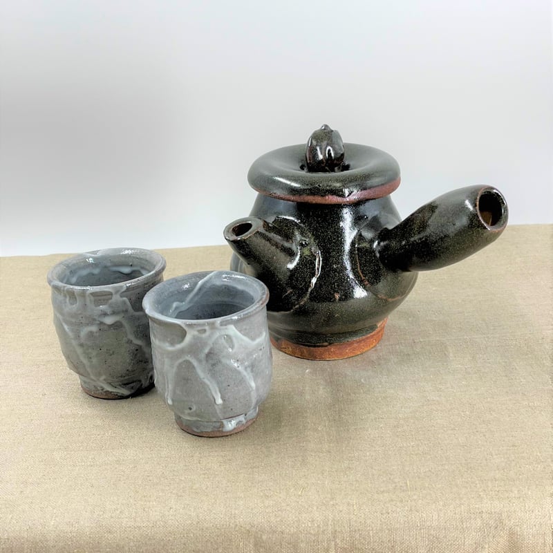 黒急須 鋳鉄製 黒い急須 ステンレスフィルター付き 近しい