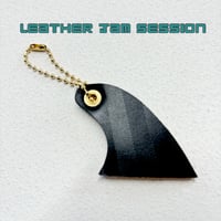 LEATHER JAM SESSION サーフボード フィン型アルファベットキーホルダー ブラック