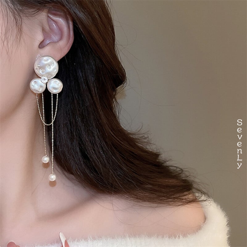 ♦︎AHKAH♦︎ペタルパールピアス ♦︎AHKAH♦︎ペタルパールピアス - メルカリ