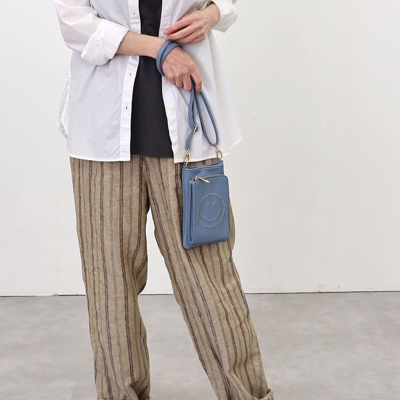 人気商品【COOCO クーコ】SMILEY／スタッズ フェイクレザー スマホ