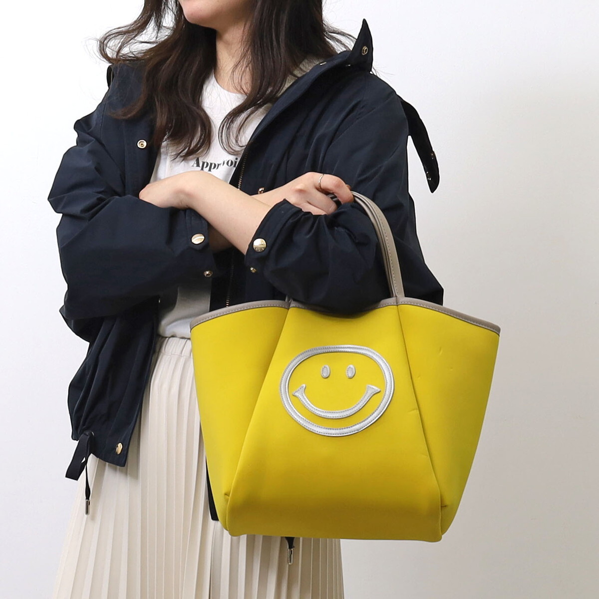 ロエベ カゴバック ニコちゃん スマイル 大 スマイリー コラボ 巾着
