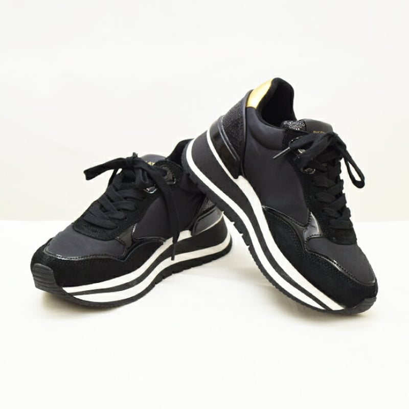 ブラック ナイロン スエード スニーカー 大人エレガンス】PRADA