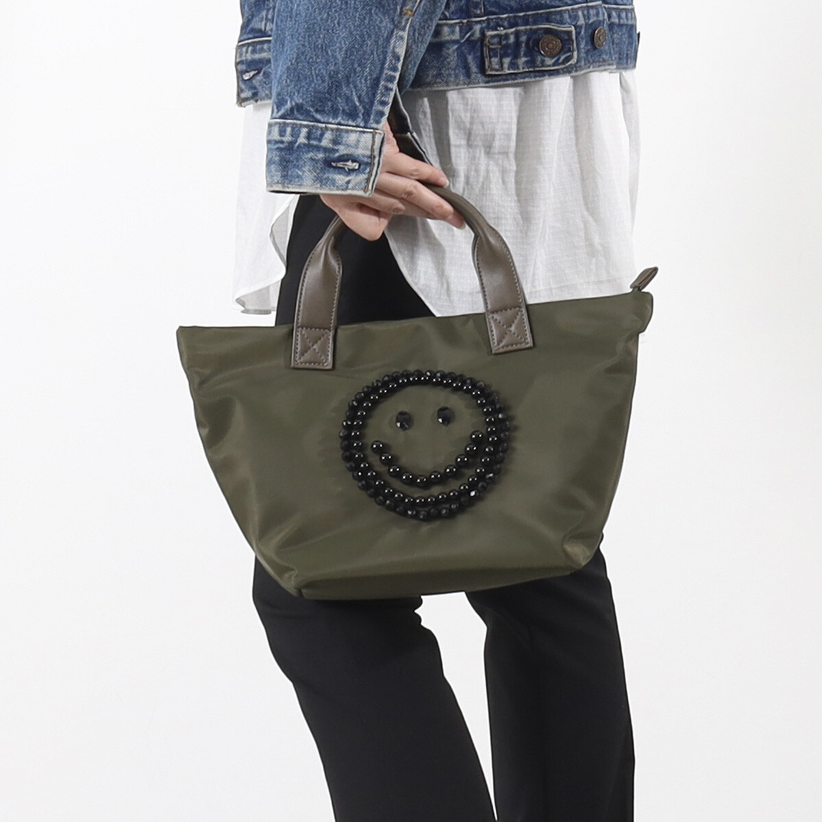 人気商品【クーコ COOCO】SMILEYビーズ刺繍ナイロン風2WAYトート