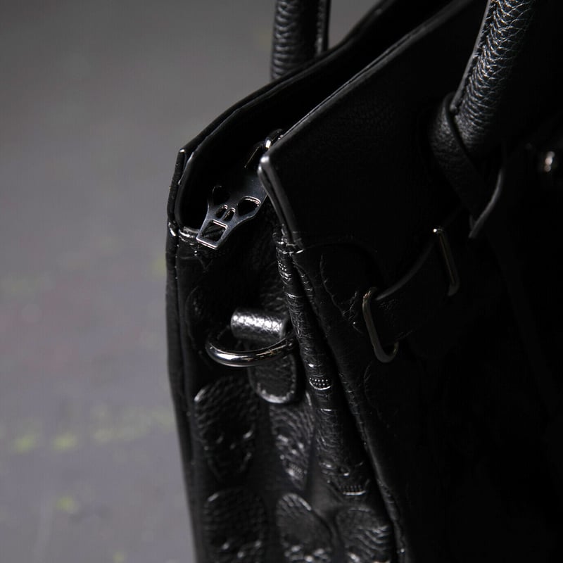 BLACK JACKALL CROWN】フェイクレザー エンボススカルデコレーション