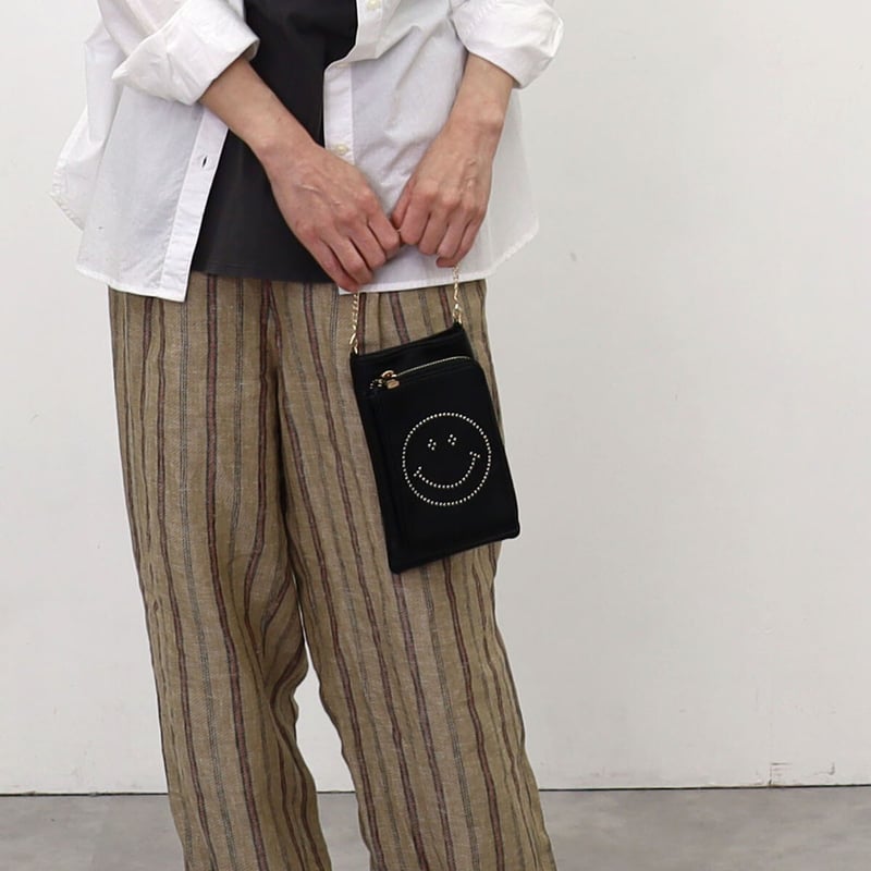 人気商品【COOCO クーコ】SMILEY／スタッズ フェイクレザー スマホ