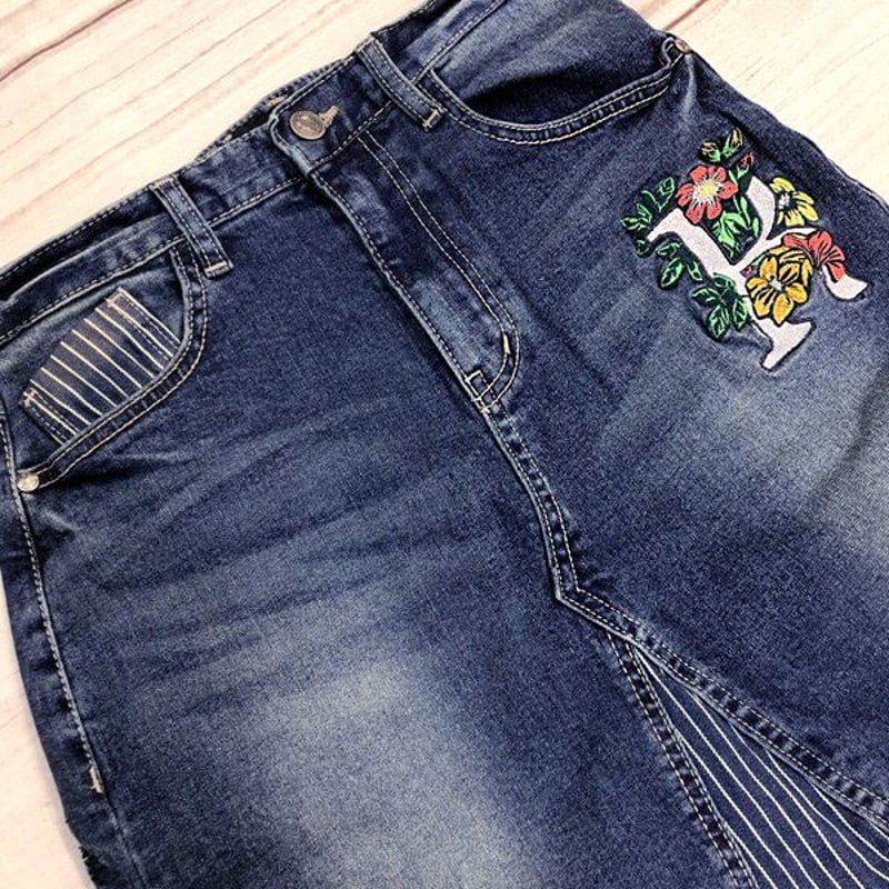 RED PEPPER 刺繍入りワイドレッグデニム 綿100% size28 RED PEPPER 刺繍入りワイドレッグデニム 綿100% size28 - メルカリ