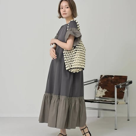 タグ付　HERENCIA ヘレンチア　バックプリーツノースリーブルゾン　ベスト タグ付 HERENCIA ヘレンチア バックプリーツノースリーブルゾン