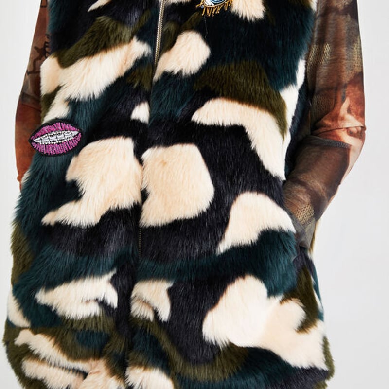 Desigual エコﾌｧｰ迷彩ベスト 21WWEWAD Sサイズ | prologueik