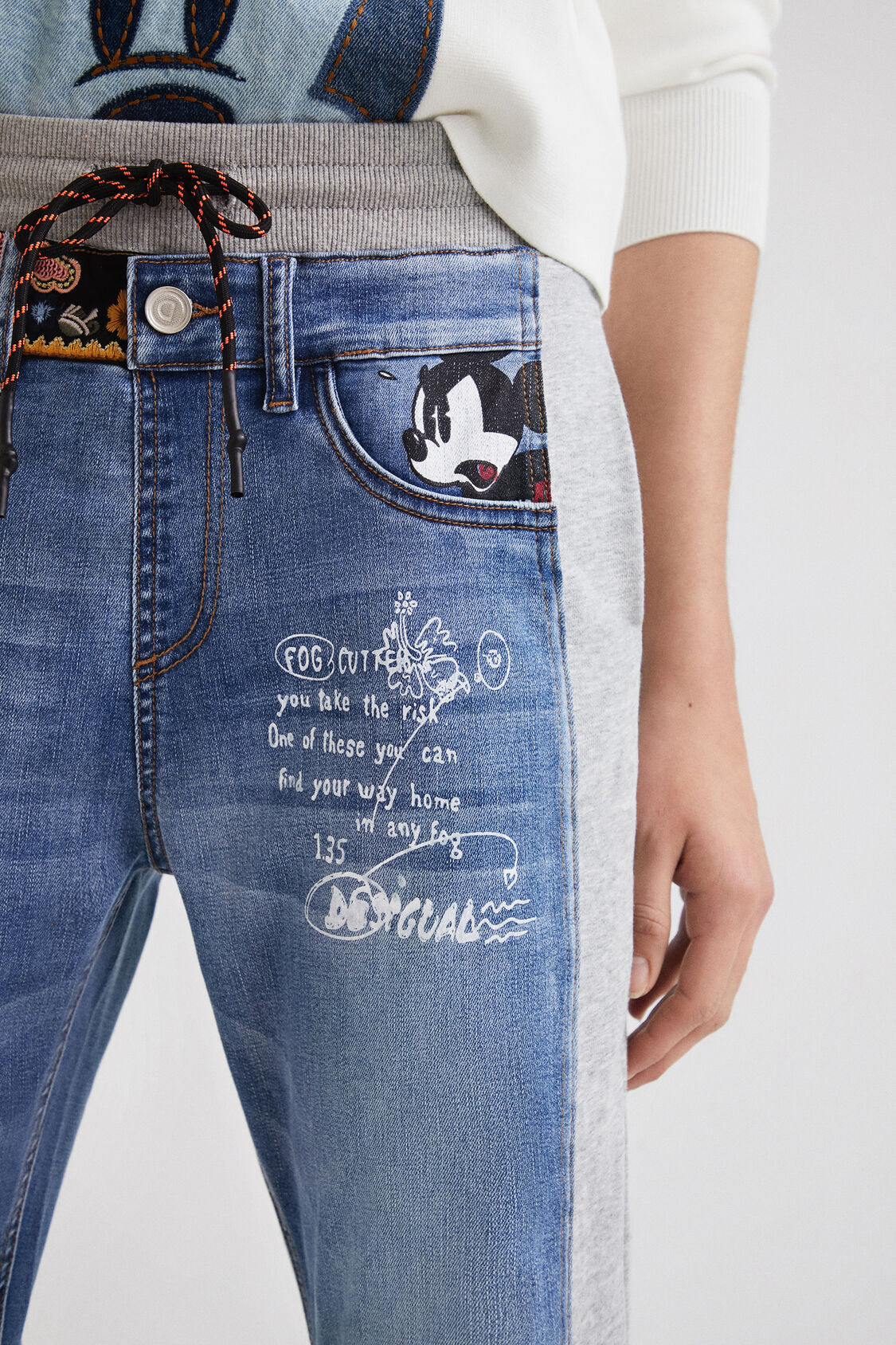 【新品 タグ付】デシグアル ミッキー ペイント ブラックデニムパンツ　42 ミッキー&ミニー＞デニムパンツ｜DAKS（ダックス）公式