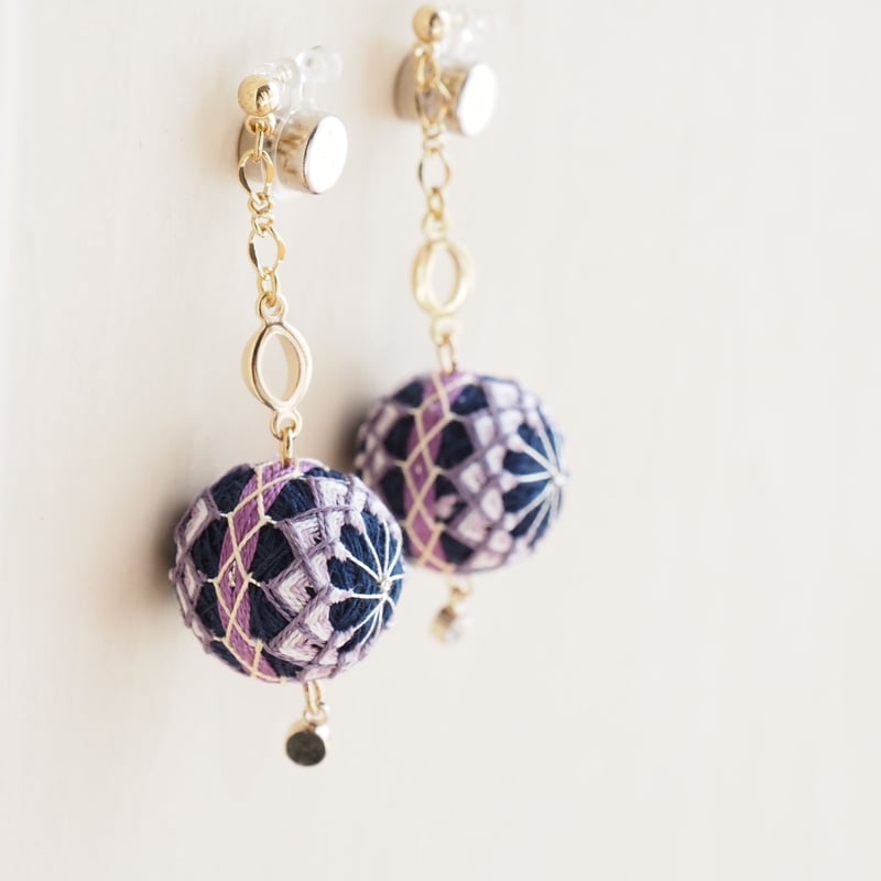 受注制作》手毬イヤリング・ピアス（二ツ菊） | nanohana