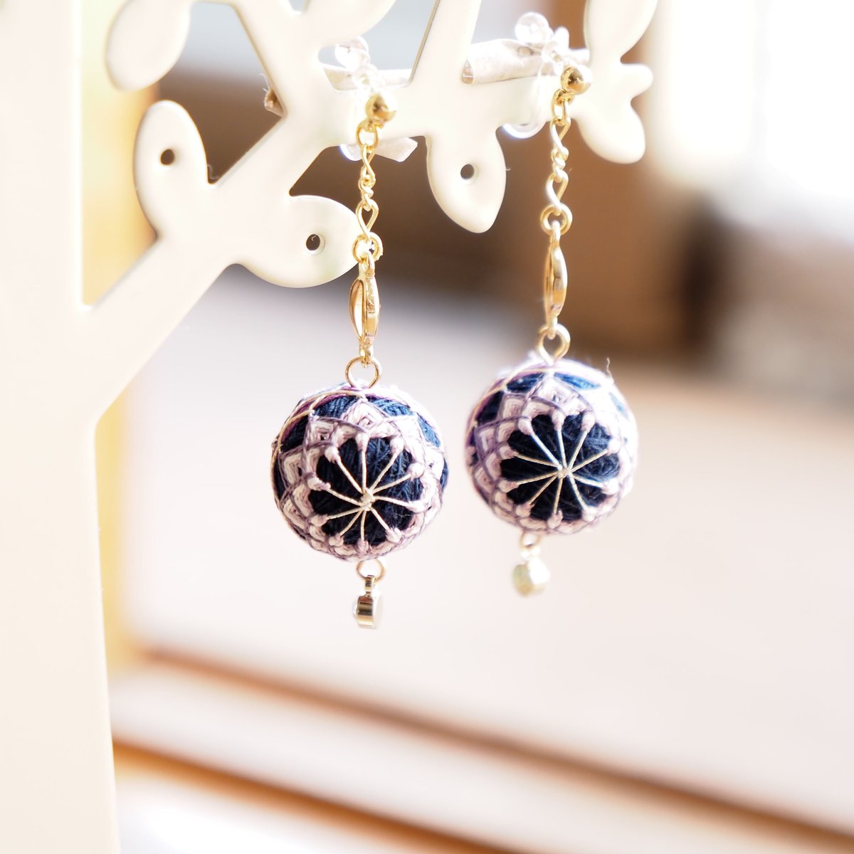 受注制作》手毬イヤリング・ピアス（二ツ菊） | nanohana