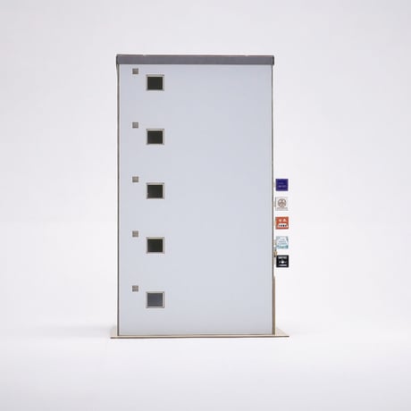 雑居ビル D