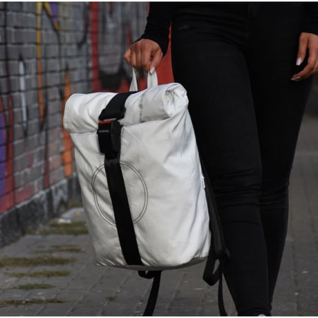 Backpack（白）アップサイクルブランド ＜AIRPAQ 社＞