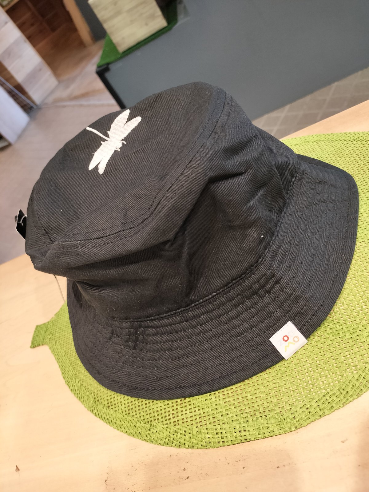 とんぼ刺繍バケットハット ブラック | ZOOMO SHOP -Online-