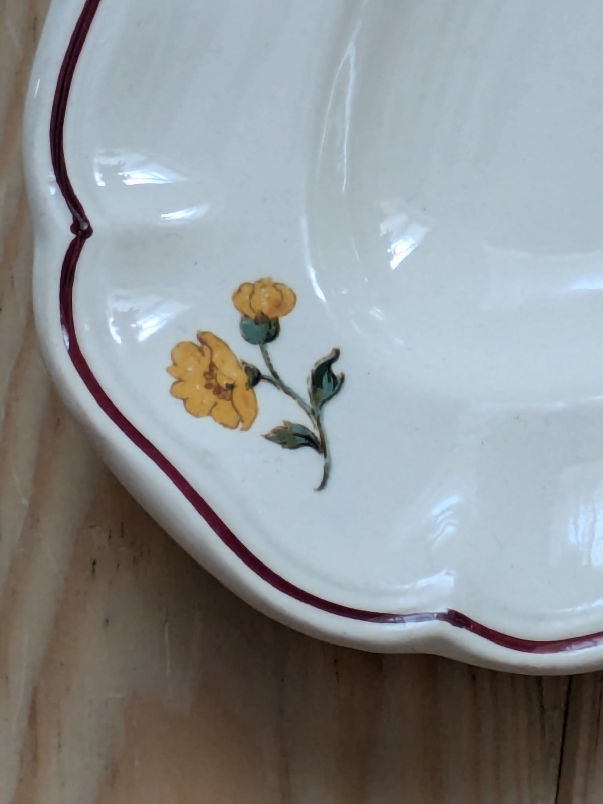 サルグミンヌsarreguemines アグレスト花リム プレート