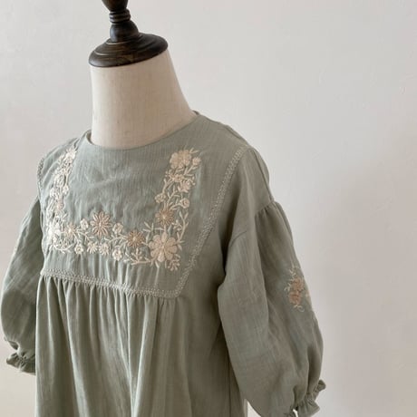 Margaret -grayish  mint