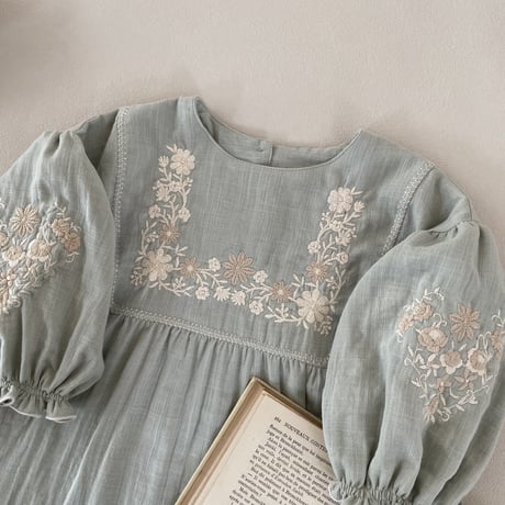 Margaret -grayish  mint