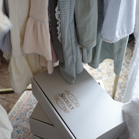 gift box wrapping