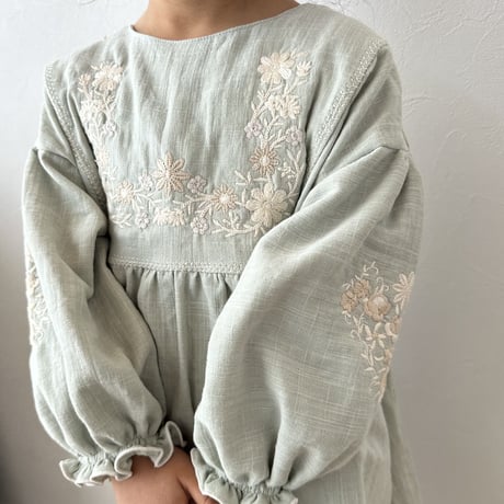 Margaret -grayish  mint
