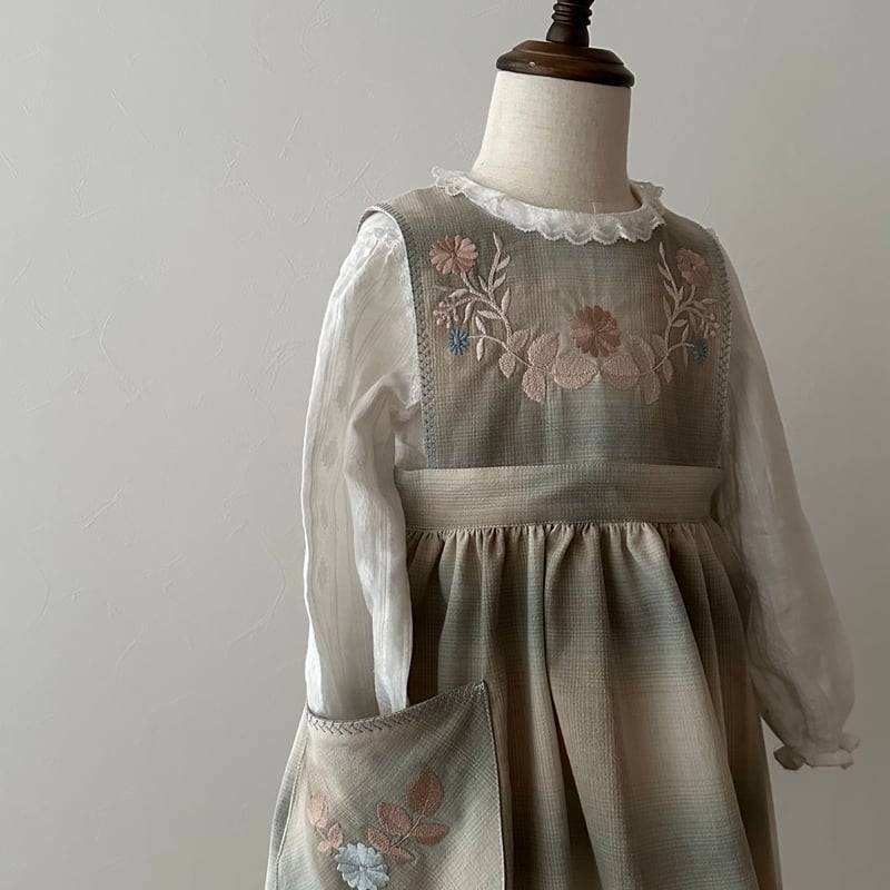 アニーさん専用　エシュペー SP エプロンワンピース　ホワイト美品 エプロン atelier Nuuit ホームウエアエプロン ワンピース
