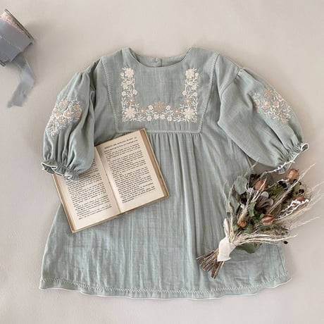 Margaret -grayish  mint