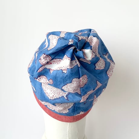 Twist beanie   fish blue × red  L(57~60)