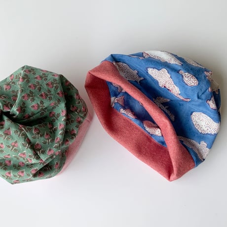 Twist beanie   fish blue × red  L(57~60)