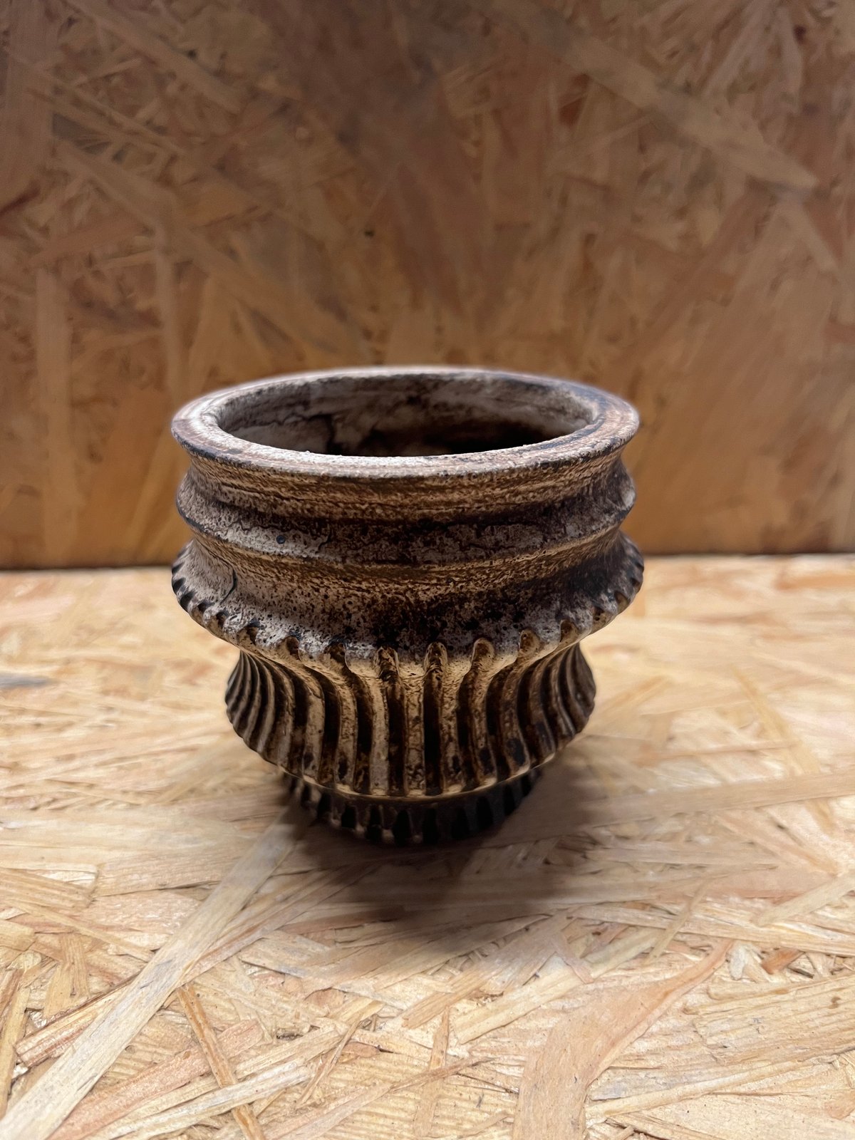 淡海陶芸研究所 白錆泥彫鉢 | GREEN LUCK