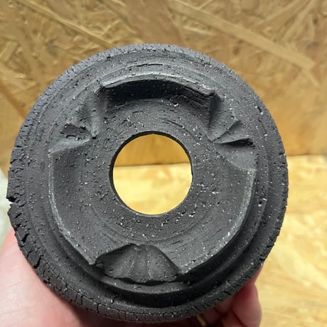 一穂窯　黒嘯裂鉢