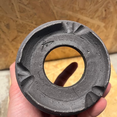 一穂窯　黒嘯裂鉢