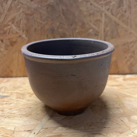 新潟市の蔵出し品 発掘品 大鉢 新潟市の蔵出し品 発掘品 大鉢 新潟市文化財センターの展示