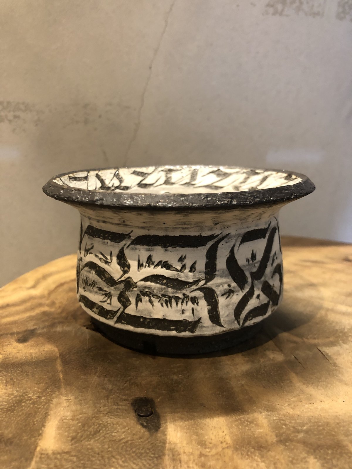 保田修作 刻紋 コラボ陶器 粉引き鉢 刻紋鉢 保田修作×rimwork | GREEN LUCK