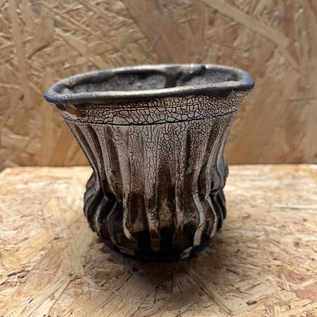 保田修作　粉引癖鉢